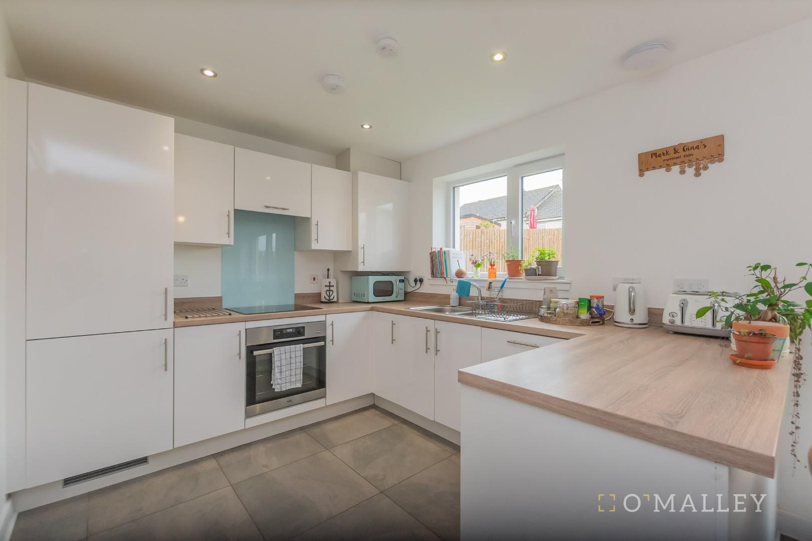 12. Kitchen 3.jpg